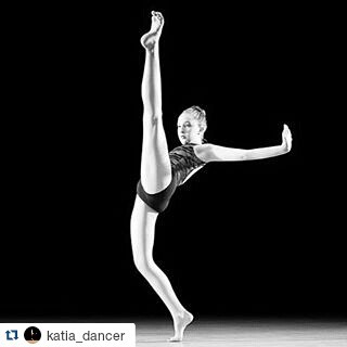 #Repost @katia_dancer with @repostapp
・・・
Make every moment count!  Photo credit: @chrisreillyphotography  #Dance#dancer#blackandwhitephotography#sugarhaulco#pointe#ballet#godatu#TEAMSUGAR